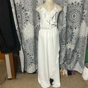 EVERLY GOWN
Ivory - EVGIL
Size small